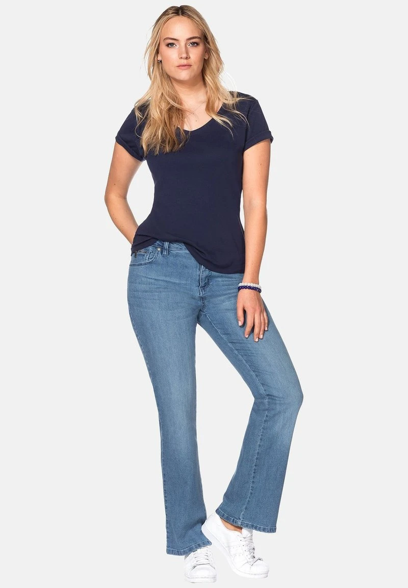 Sheego Flared Jeans - Light Blue 4 Sheego Flared Jeans - Light Blue – Bild 2