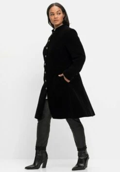 Sheego Klassischer Mantel - Schwarz 12 Sheego Klassischer Mantel - Schwarz -Sheego 2dfc24b8ab154bd8a62baca59a8a7e0c