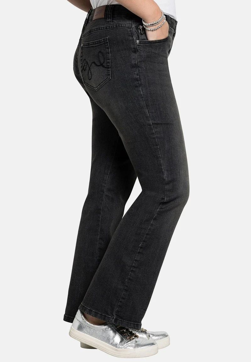 Sheego Flared Jeans - Black Denim 6 Sheego Flared Jeans - Black Denim – Bild 4