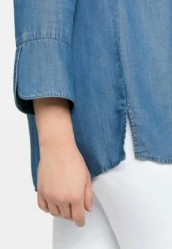 Sheego Bluse - Light Blue Denim 11 Sheego Bluse - Light Blue Denim -Sheego 5e8d2ff5827e40f08a58b2bec952be09