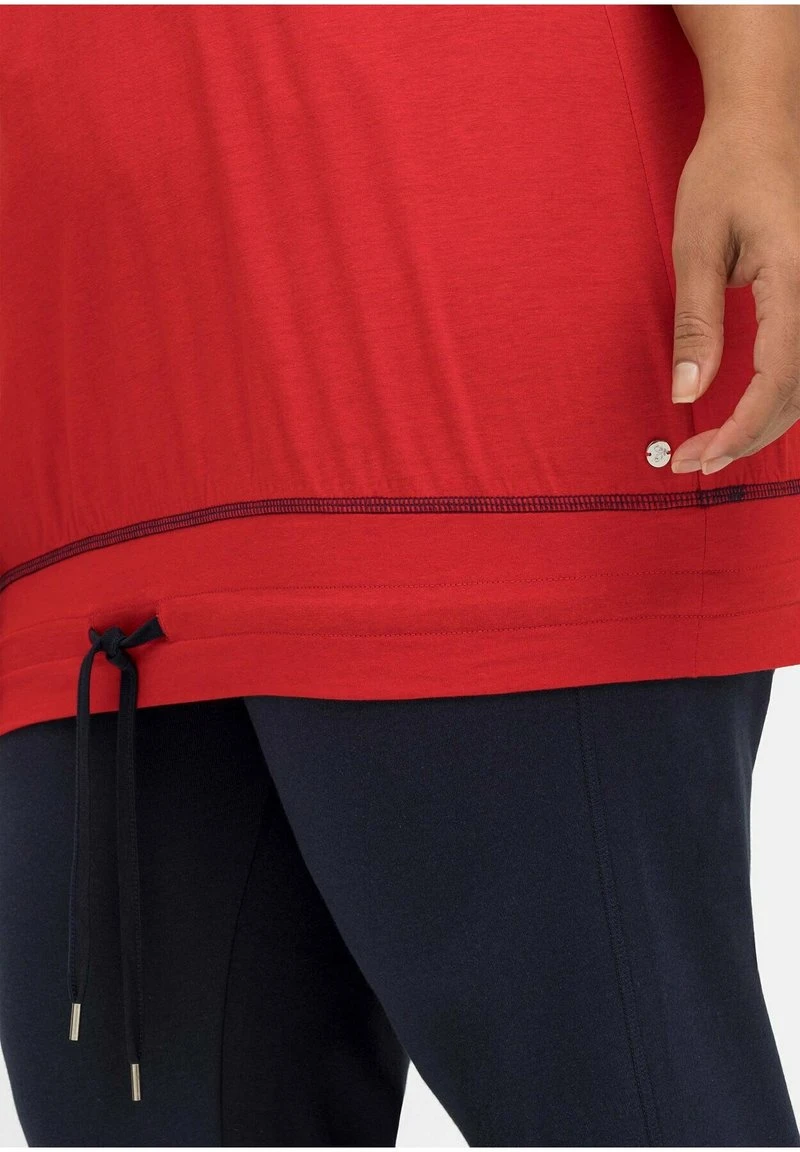 Sheego T-Shirt Basic - Mohnrot 6 Sheego T-Shirt Basic - Mohnrot – Bild 4