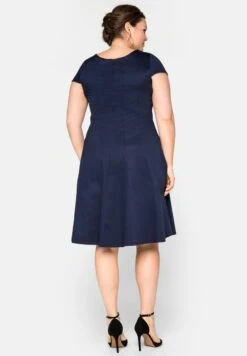 Sheego Cocktailkleid/festliches Kleid - Marine 10 Sheego Cocktailkleid/festliches Kleid - Marine -Sheego c2ecb06c162c4f37aaa8d367381d7d9b