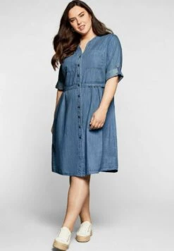 Sheego Jeanskleid - Light Blue Denim 12 Sheego Jeanskleid - Light Blue Denim -Sheego e72631ad9bf541b3b3eb689e4edb6052 1