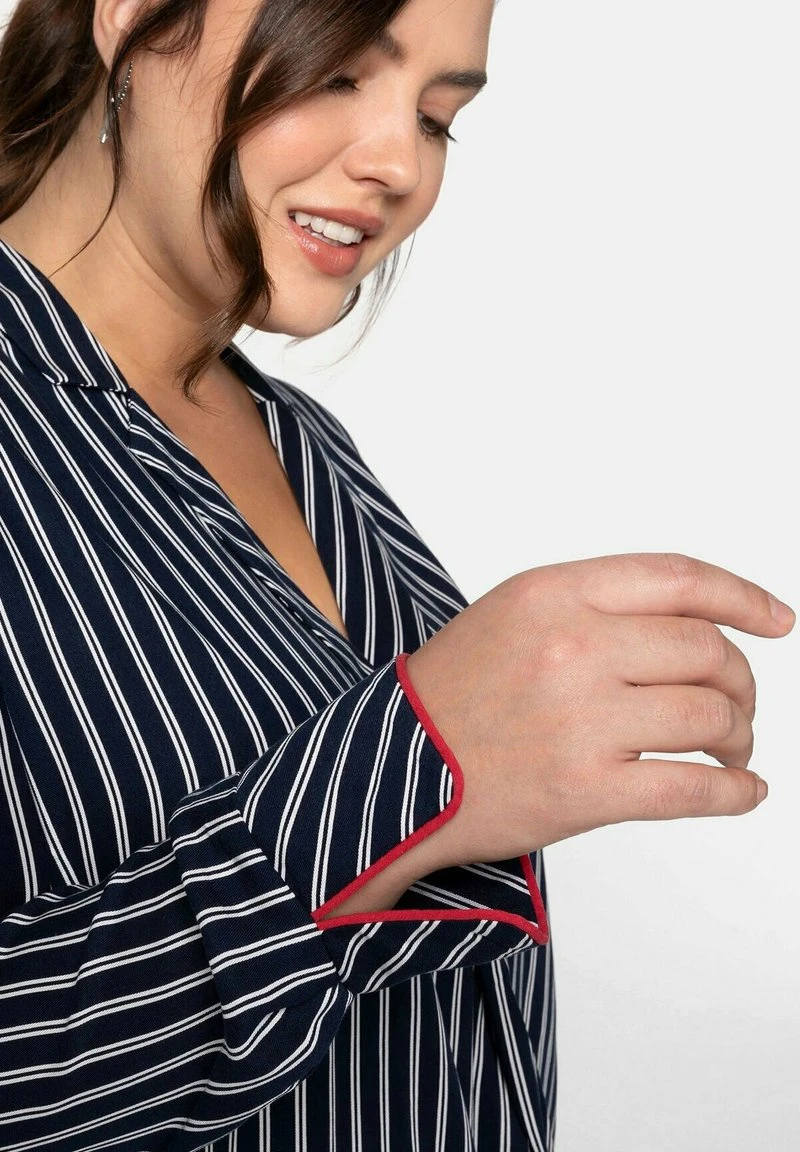 Sheego Bluse - Marine Gestreift 6 Sheego Bluse - Marine Gestreift – Bild 4