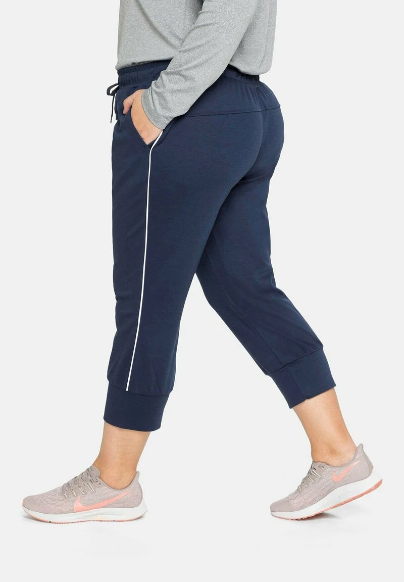 Sheego Kurze Sporthose - Marine 6 Sheego Kurze Sporthose - Marine – Bild 4